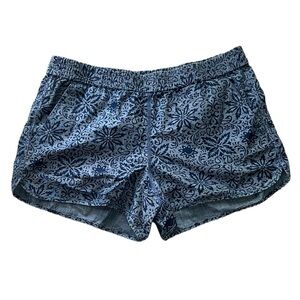 NWT J. Crew Chambray Blue Floral Paisley Pull On Shorts in Navy - S